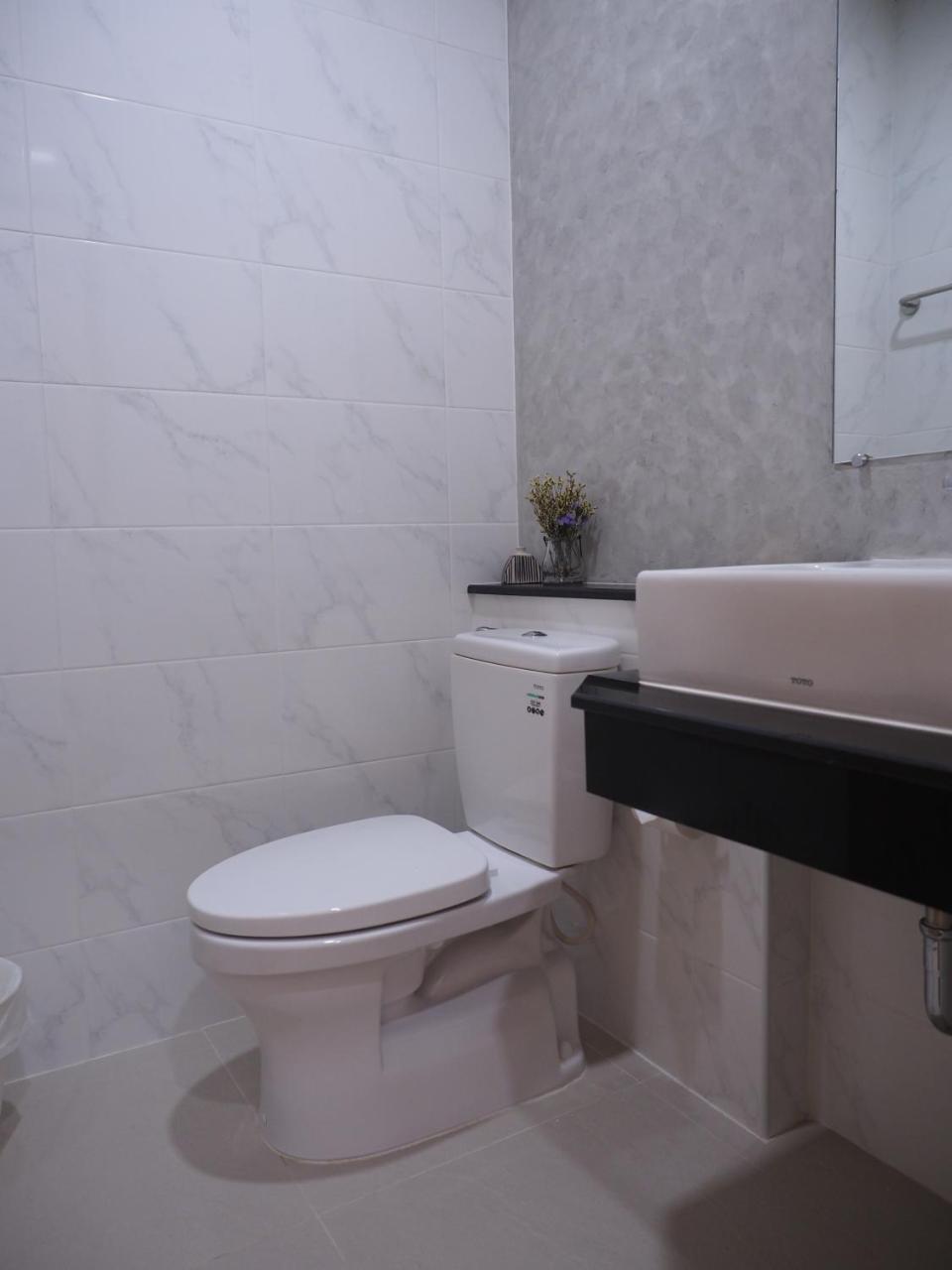 Hotel Luck Esan Loft Ubon Ratchathani Zewnętrze zdjęcie